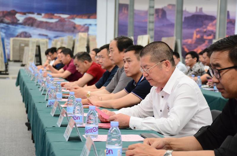 与会人员.jpg